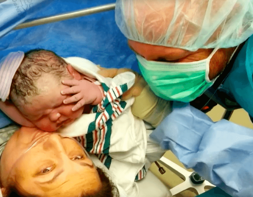 The mother rushed to the hospital to give birth, and the infant’s size surprised the physicians.