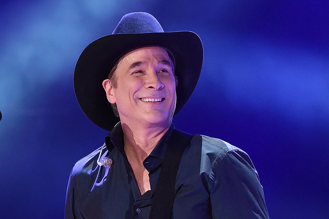 Clint Black will have surgery but will not perform at a Texas event