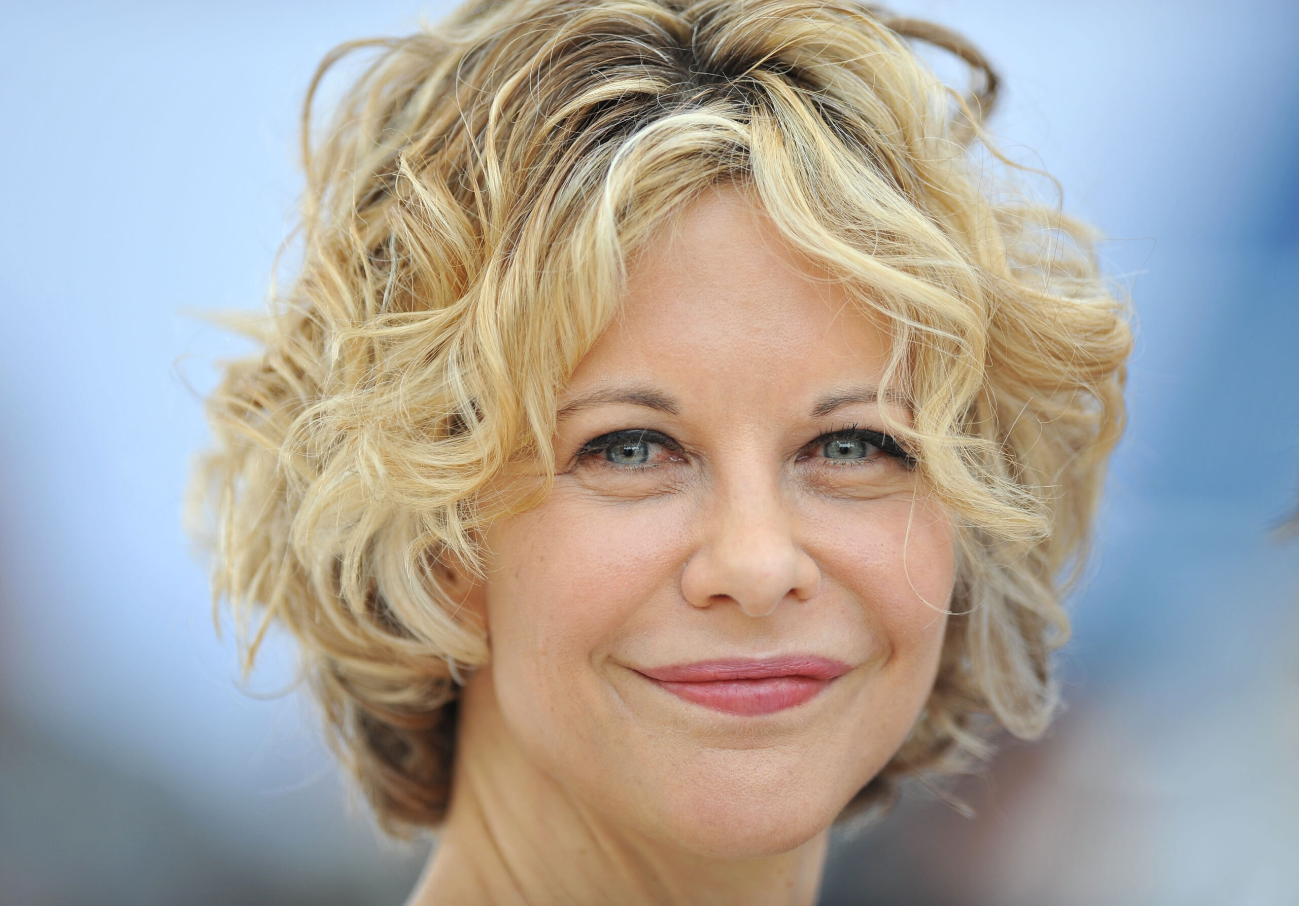 Meg Ryan, 61, is unrecognizable as she makes her first public appearance in six months.
