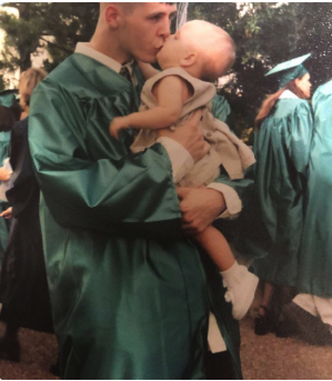 A Heartwarming Father-Daughter Graduation Tradition