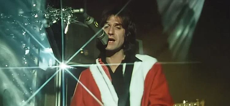 The Kinks’ “Father Christmas” Will Bring Back 1977 With A Bang