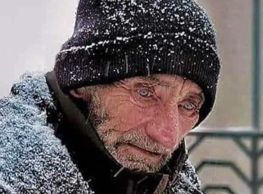 A Cold Encounter: A Rich Man’s Broken Promise to a Homeless Elderly