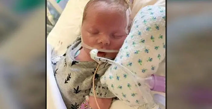 Doctors Remove Life Support as Family Says Farewell to Newborn, But Then He Starts Breathing