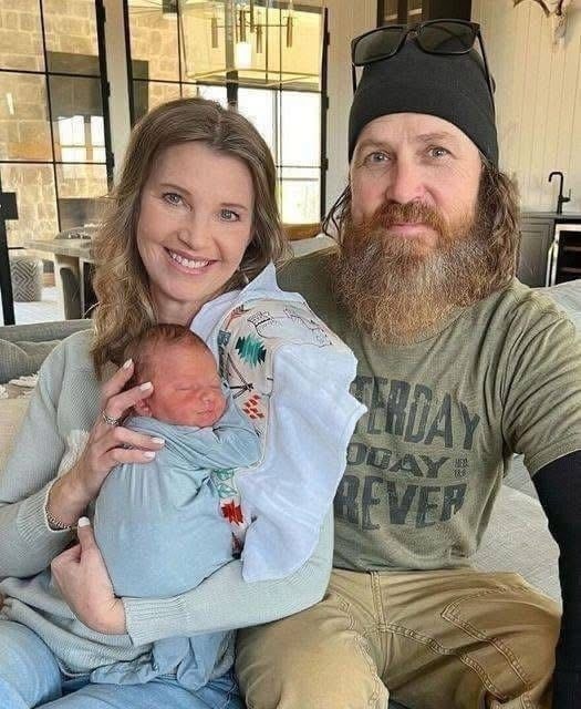 With Tears in Their Eyes, Jase and Missy Robertson Share Heartfelt News About Their Daughter