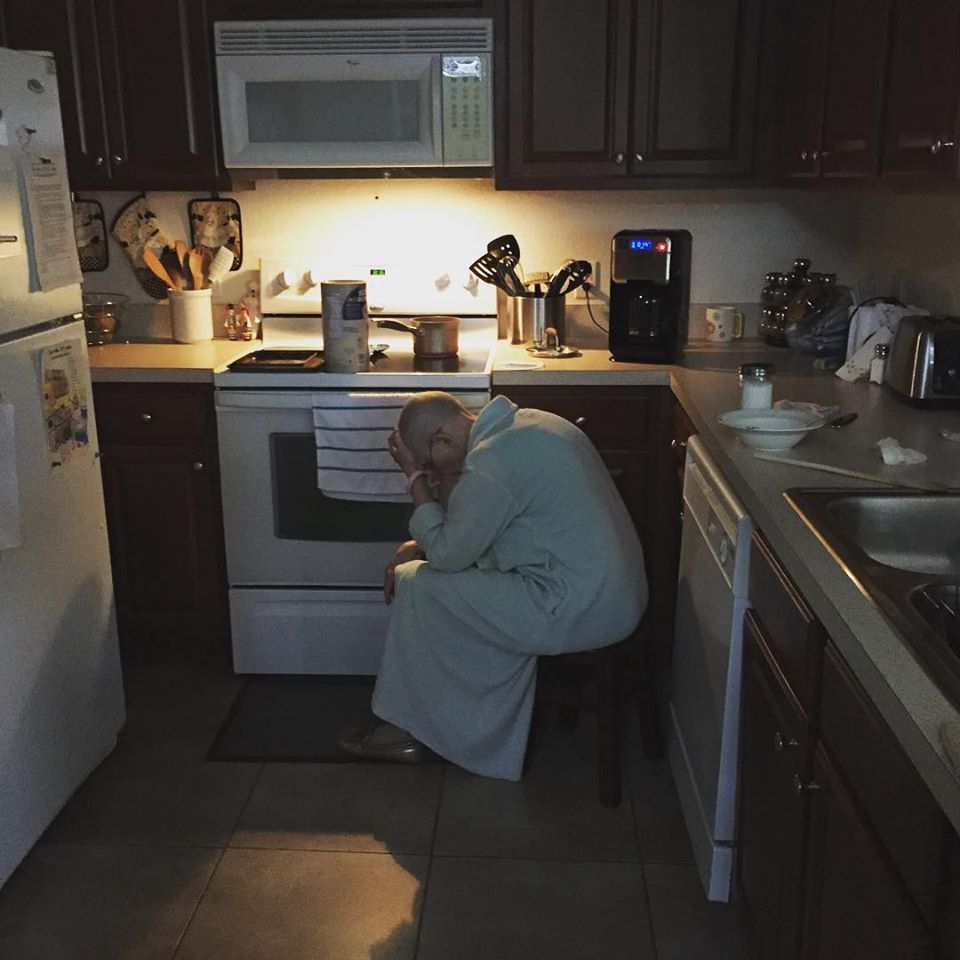 Husband Secretly Captures and Honors Exhausted Mother-in-Law’s True Heroism