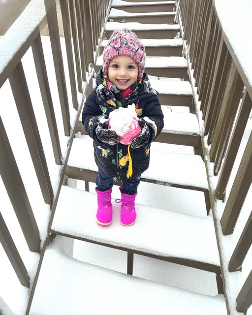 I FOUND MY NEIGHBOR’S DAUGHTER FREEZING OUTSIDE — TURNS OUT HER STEPMOTHER HAD FORBIDDEN HER FROM ENTERING THEIR HOME