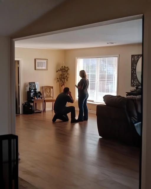 I CAUGHT MY FIANCÉ KNEELING BEFORE MY MOM WHEN I GOT HOME FROM WORK — I STAYED HIDDEN TO LEARN WHY