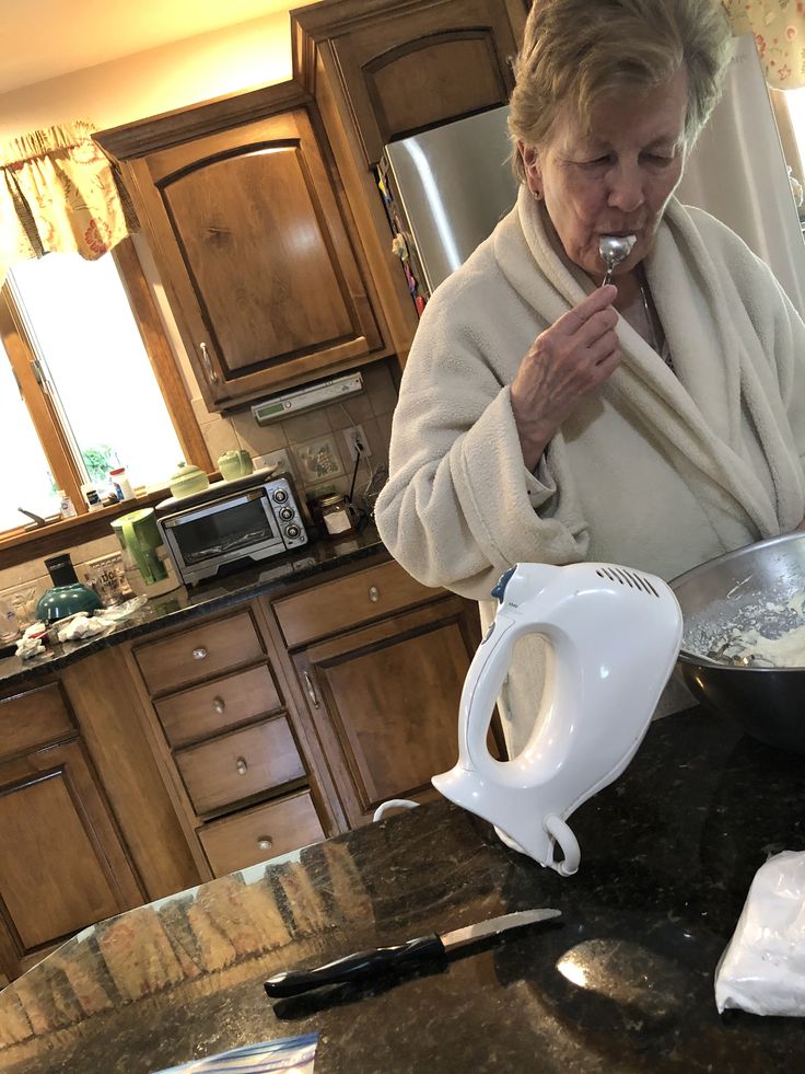 MY MOTHER-IN-LAW LICKS THE SPOONS WHILE COOKING—AND I CAN’T UNSEE IT