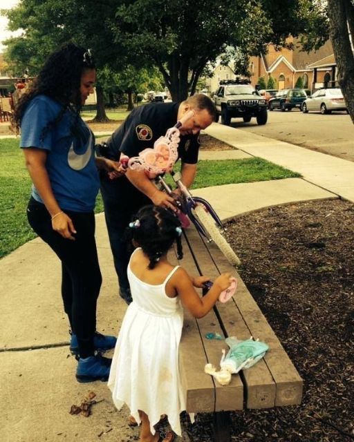 A POLICE OFFICER FIXED MY DAUGHTER’S BIKE—BUT HE LEFT US WITH SOMETHING ELSE
