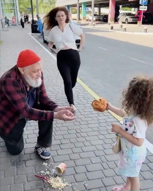 MY DAUGHTER SPILLED HIS ONLY MEAL—AND THEN DID SOMETHING I’LL NEVER FORGET