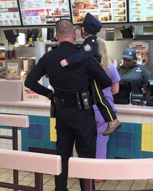 A COP TOOK MY SON TO ORDER FOOD—BUT WHAT HE SAID AT THE COUNTER MADE ME FREEZE