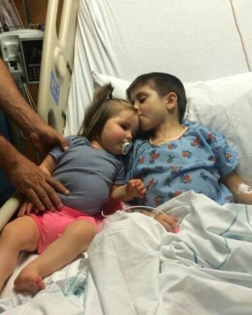 MY LITTLE SISTER CRAWLED INTO MY HOSPITAL BED—AND WHISPERED SOMETHING SHE SHOULDN’T KNOW