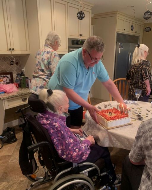 WE CELEBRATED HER 100TH BIRTHDAY—BUT WHAT SHE WHISPERED AFTER THE CAKE MADE ME RUN COLD