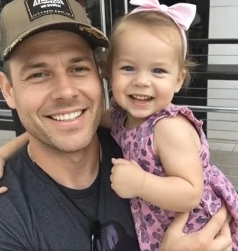 Hi guys, I am Garry, and this is my daughter Sophia. I am a single dad and I have a very sad story to share. This picture was taken 13 years ago. Sophie is now 15.