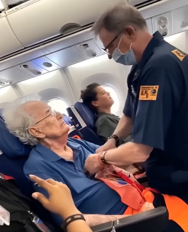 AT 78, I SOLD EVERYTHING I HAD AND BOUGHT A ONE-WAY TICKET TO SEE THE LOVE OF MY LIFE – IN THE PLANE, MY DREAM WAS CRUSHED