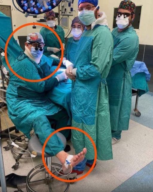 A Doctor Refused to Leave His Patient Even While He Was the One in Need of Care