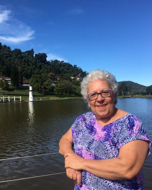 My Aunt Asked To Visit This Lake—But She’s Never Been Here, And Knew Exactly Where To Stand