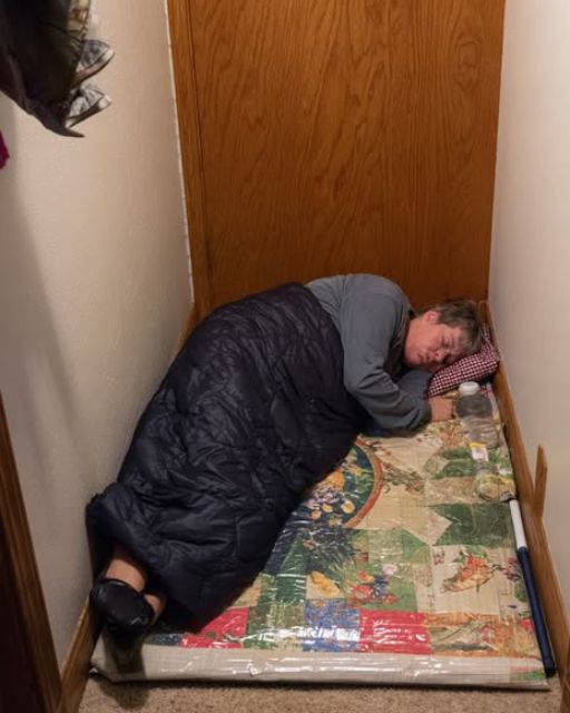 My SIL Made My Mom Sleep On A Mat In The Hallway During A Family Trip
