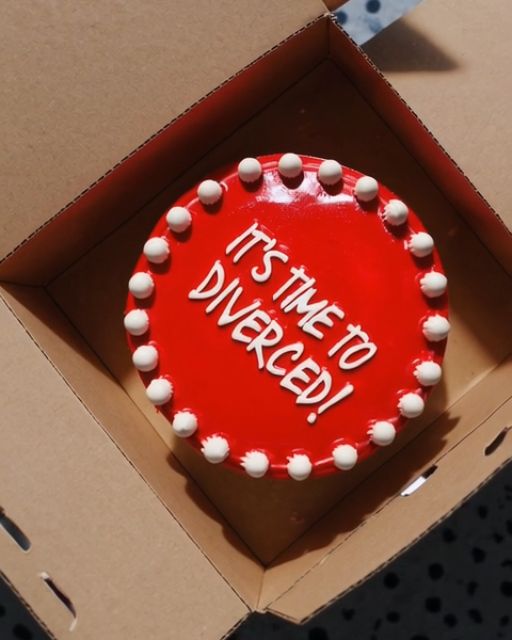 “It’s Time To Get Divorced!”: The Message On My Anniversary Cake Led Me To A Shocking Truth
