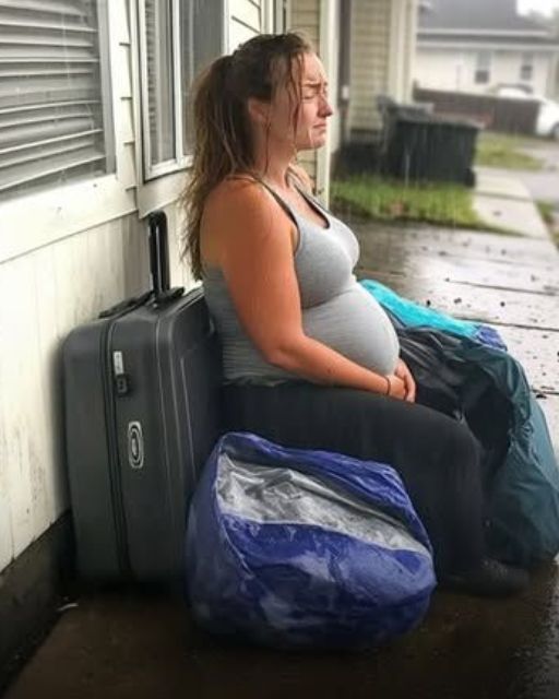 ‘Homeless And Hungry’: The Sign Held By A Homeless Woman I Took In, Only To Be Kicked Out Of My Own Home The Same Day