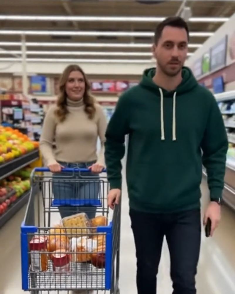 Whenever It’s His Turn To Pay At The Grocery Store, My Husband “Mysteriously” Gets A Call And Disappears – He Had No Idea I’d Ruin His Plan