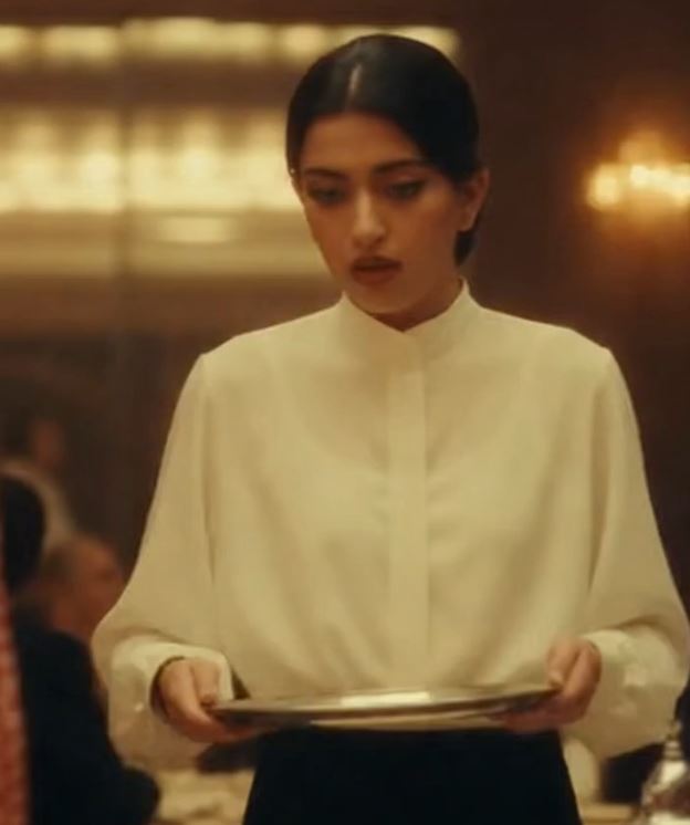 The Waitress Spoke Perfect Arabic—But What She Said Left The Sheikh Frozen