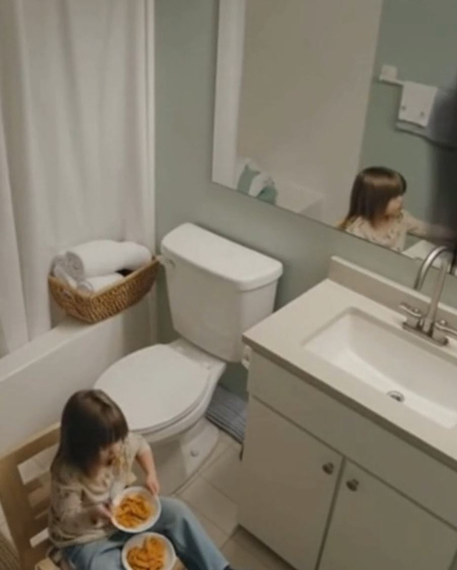 My Daughter Was Locking Herself In The Bathroom To Eat—Then I Saw What She Was Feeding