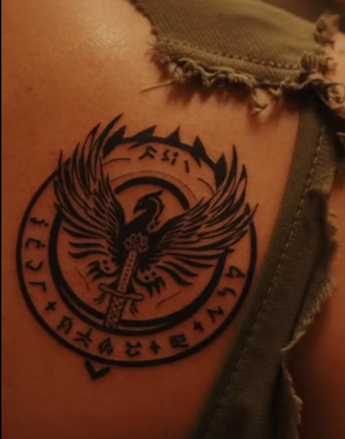 A soldier mocked for her looks