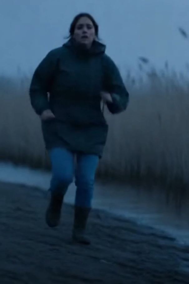 I Saw A Man Toss A Wooden Crate Into The River And Speed Away