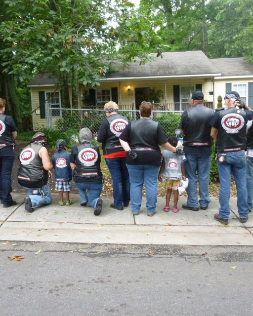 My Ex Said Nobody Would Ever Believe Me Until He Saw Who Was on the Sidewalk