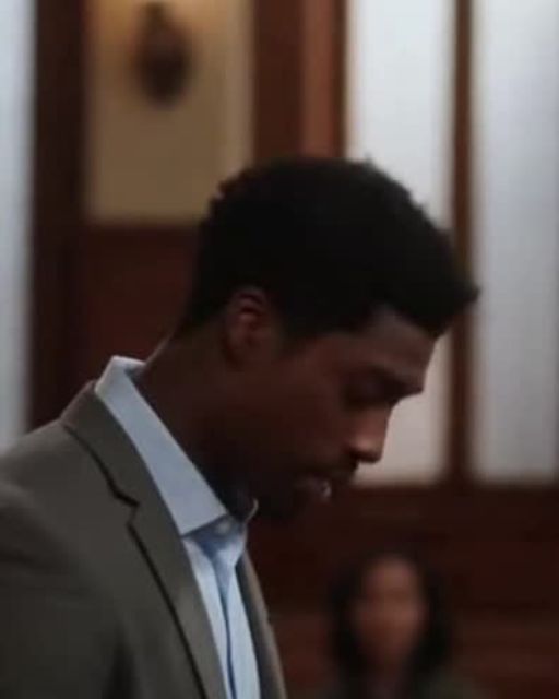 Judge Laughs At Man Defending HimselfโHis Final Argument Makes Her Cry And The Courtroom Went Silent