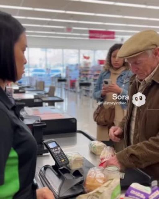 Cashier Refuses To Check Out Old Man—A Woman Behind Him Films A Stunning Moment