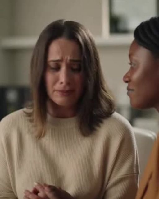 DOCTOR CALLS WOMAN “ANXIOUS”—BUT WHEN THE SPECIALIST WALKS IN, THE ROOM GOES SILENT