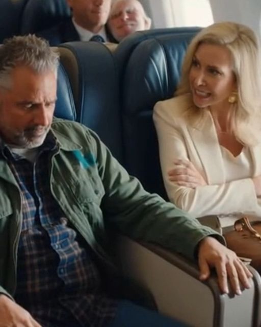 I Watched First-class Passengers Mock My Husband The Janitor, Until The Captain Came Out Of The Cockpit
