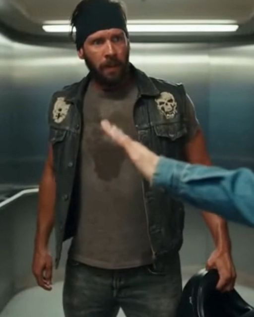 Woman Kicks “dirty Biker” Out Of Elevator — Then Sees Him In The Surgery Room