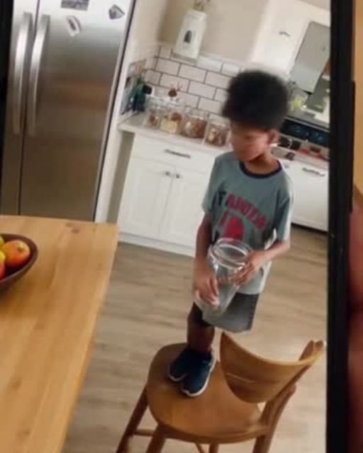 Aunt Calls Niece A Thief In Front Of The Whole Family. Then She Hits Play.