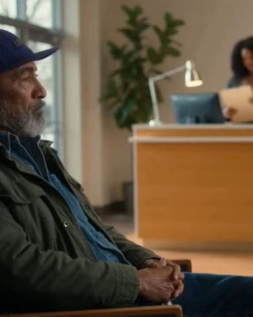 They Let The Old Veteran Wait In The Lobby—then They Read The Name On His File