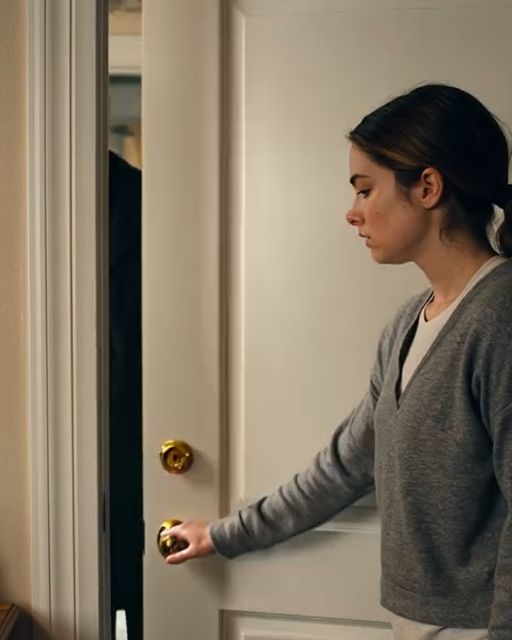 The Night My Parents Chose A Concert Over My Life And The Stranger Who Knocked On My Door Two Weeks Later