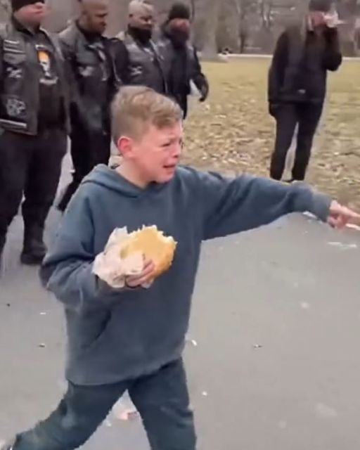 They Called The Old Veteran “dust.” Then His Entire Motorcycle Club Arrived.