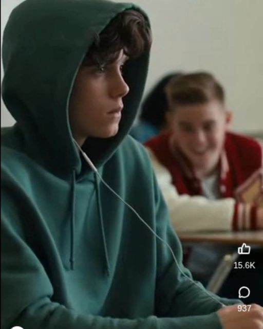 They Laughed At My Mom’s Job – Until The Swat Team Rappelled Through The Windows