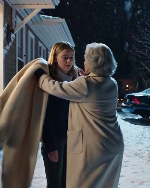 My Dad Locked Me Outside On Christmas Eve, And The Car That Slid Up To Our Curb Turned My Whole Life Around