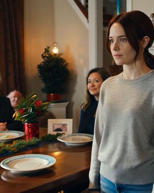 My Dad Grounded Me In Front Of Thirty Relatives At Thanksgiving, And Everyone Laughed – But The Next Morning Our Family Lawyer Showed Up At His Door And Asked Him A Question That Made The Whole House Go Silent