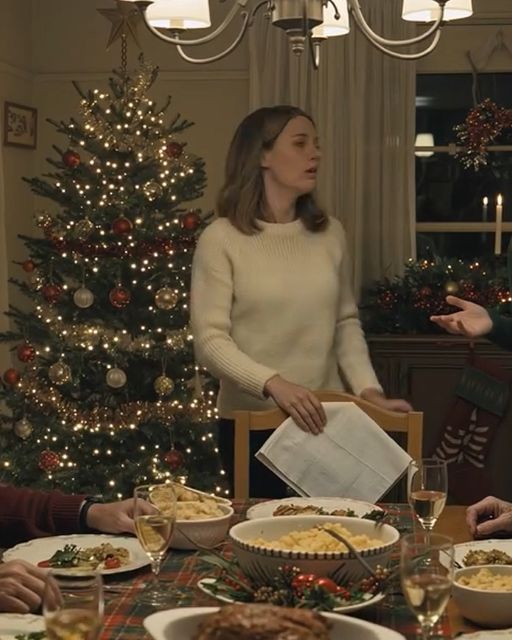 At Christmas Dinner My Sister Told Me To Go Live On The Streets – She Had No Idea I Was Driving Back To My Own Place In The City