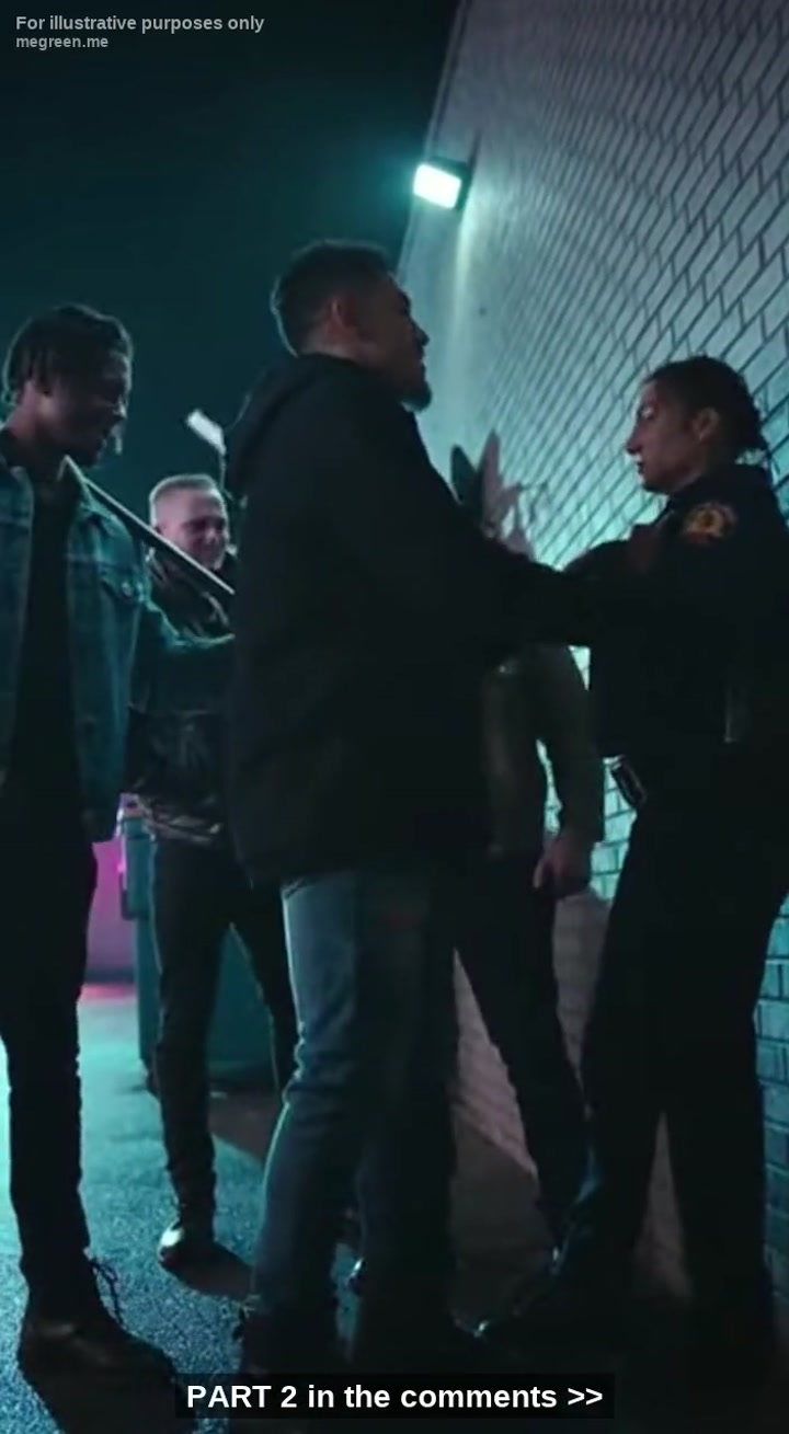 Thugs Attacked A Female Cop Behind The Gas Station