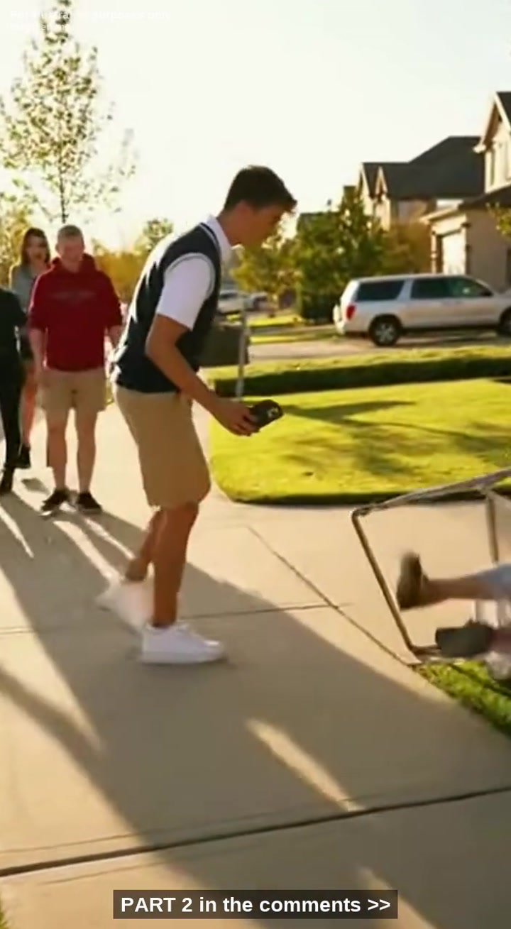 They Laughed As They Kicked Her Chair Out From Under Her – Thinking She Was Just “Trash” Evicted From The Neighborhood – But The Laughter Died In Their Throats When The Asphalt Began To Shake And 50 Bikers Rolled In To Bow Down Before Their “Queen”