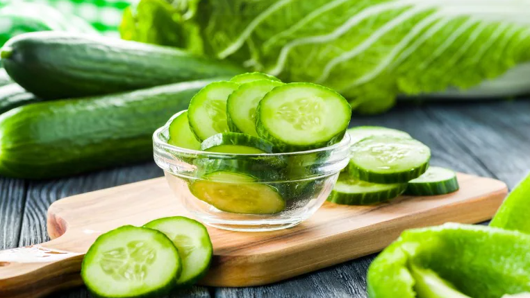 6 Gentle Benefits of Eating Cucumber at Night