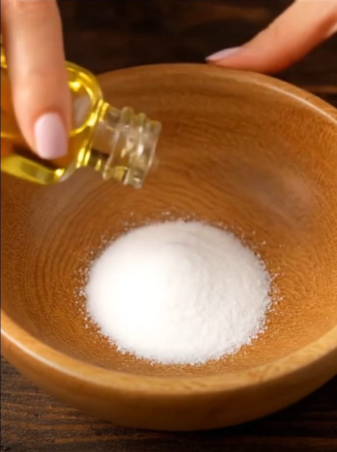 Seniors: This Castor Oil + Baking Soda Trick Is Blowing Doctors’ Minds