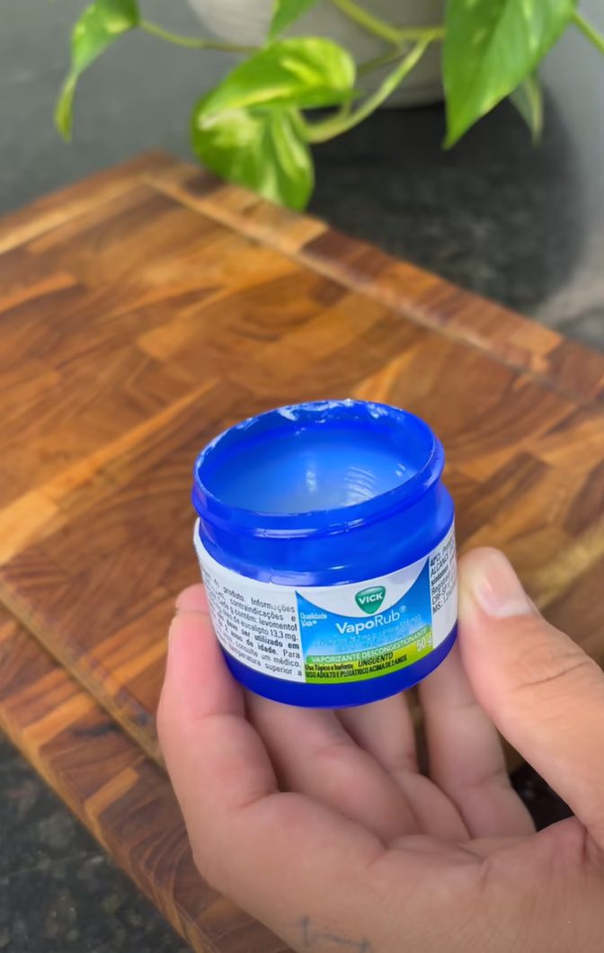 VapoRub & Camphor – A Simple Homemade Rub for Congestion and Aches
