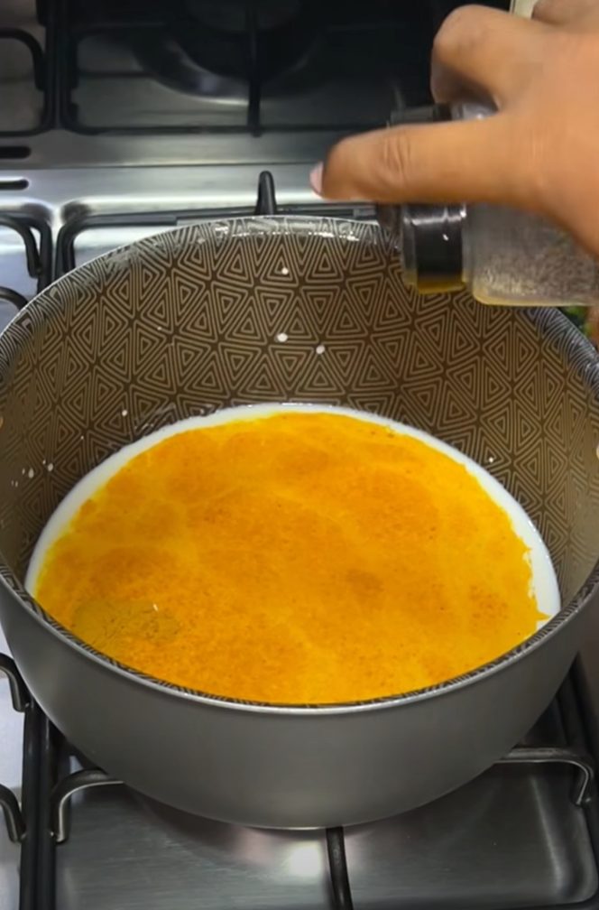 Golden Turmeric Milk โ A Warm, Nighttime Drink for Deep Sleep and Recovery
