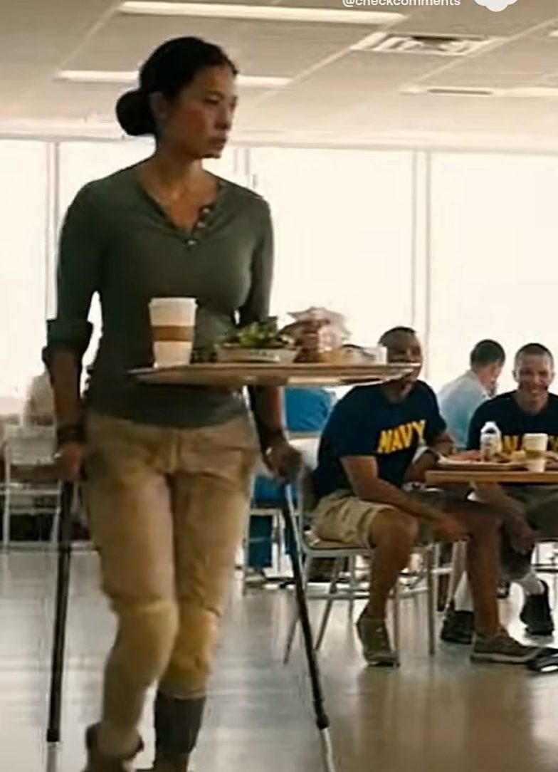 A General Rolled Up His Pant Leg in the VA Cafeteria and Nobody Said a Word After That